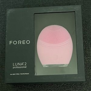 New in Box Foreo Luna 2 Facial Cleansing Massager